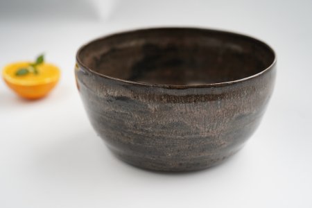 handgetöpferte braun schimmernde Bowl